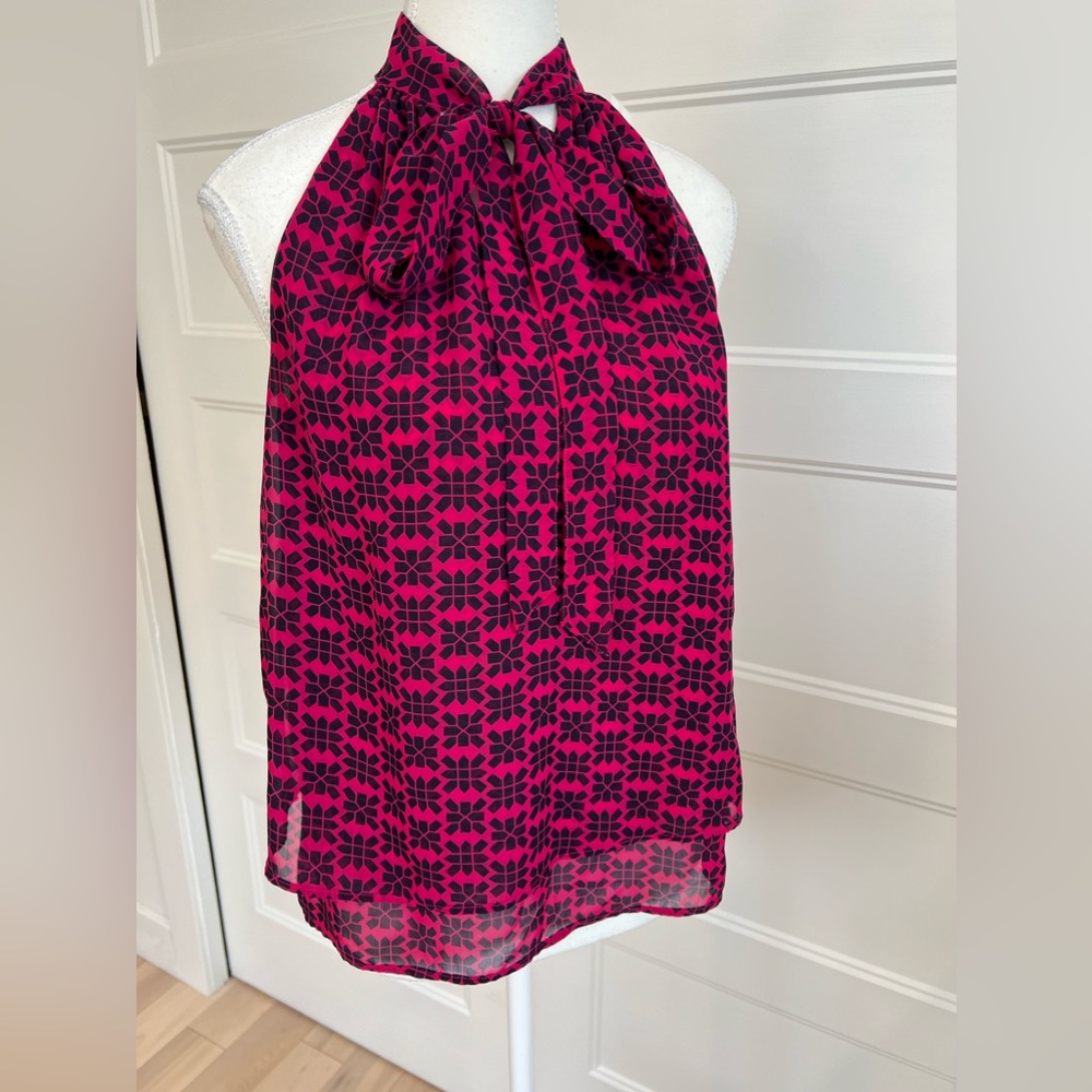 Tank top with neck tie